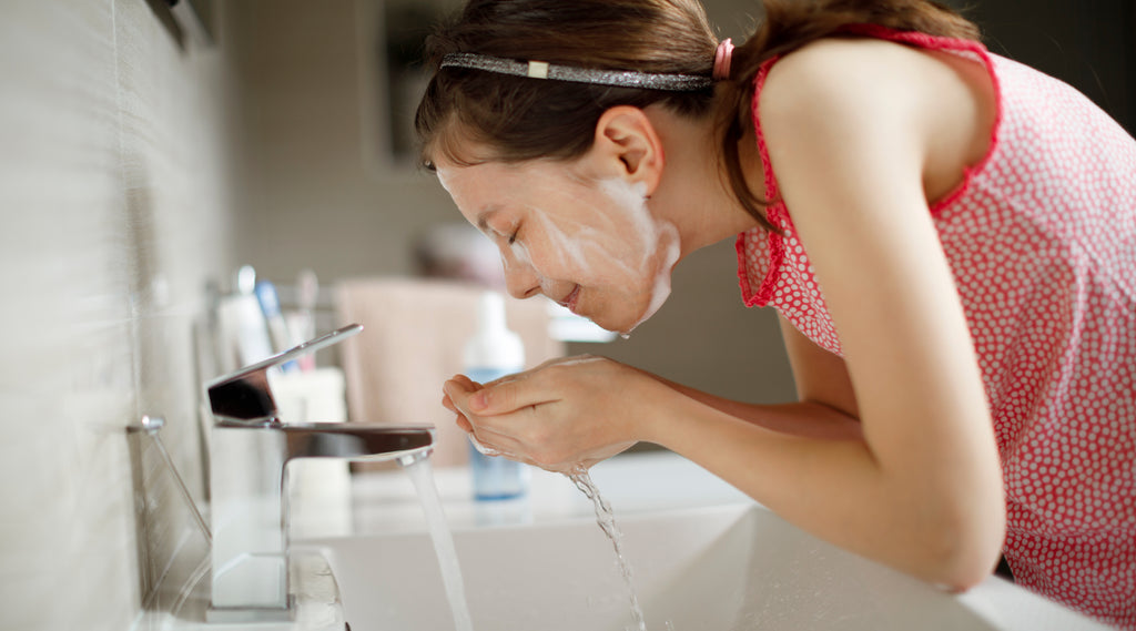 Choosing The Perfect Cleanser For Teenage Skin